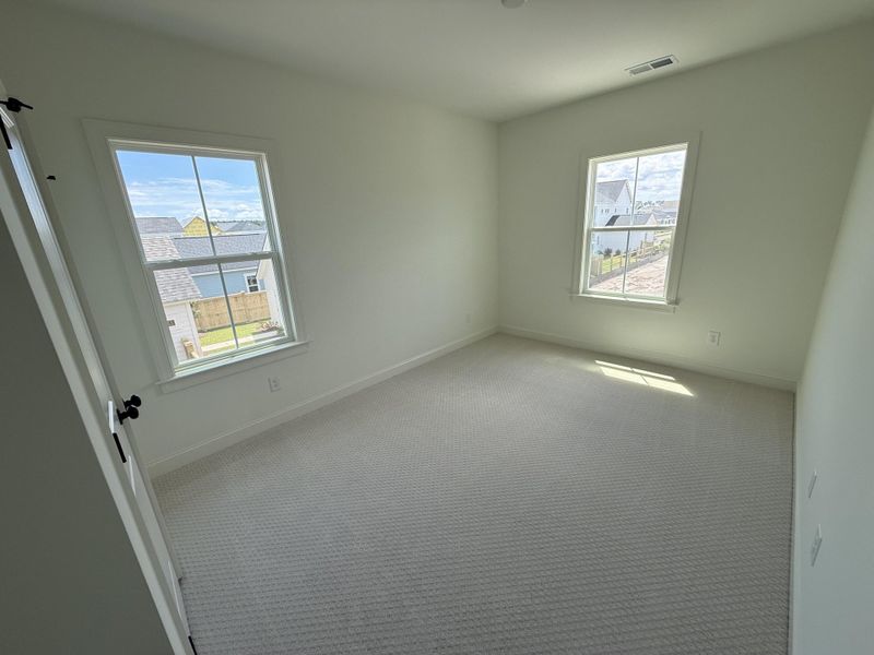 Spacious, unfurnished interior of a new home in , Summerville (Image 23).