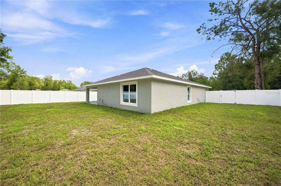 Exterior details and patio area of a home in , Ocala (Image 18).