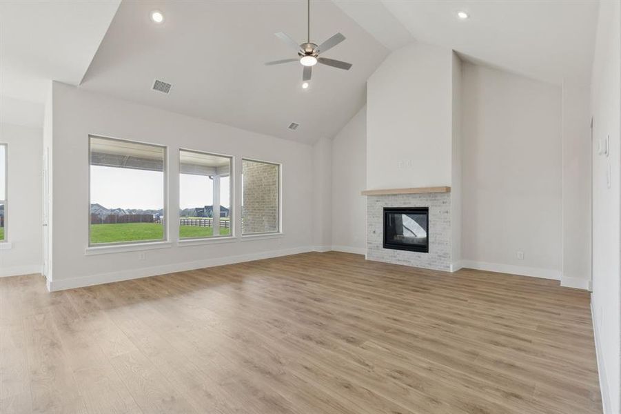 Spacious, unfurnished interior of a new home in Ellis Ranch Estates, Waxahachie (Image 19).