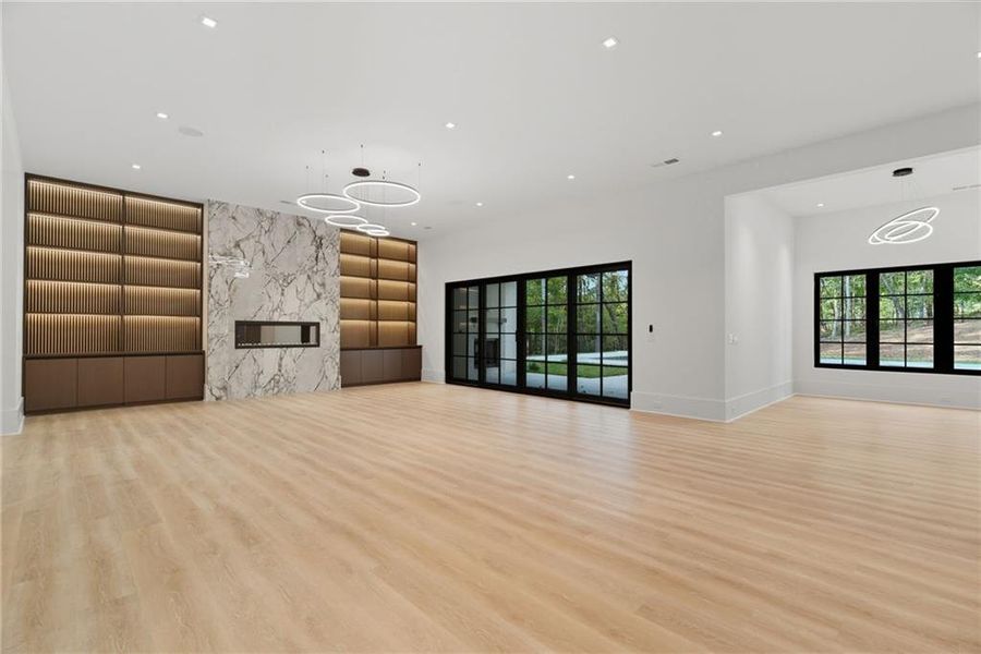 Spacious, unfurnished interior of a new home in , Alpharetta (Image 66).
