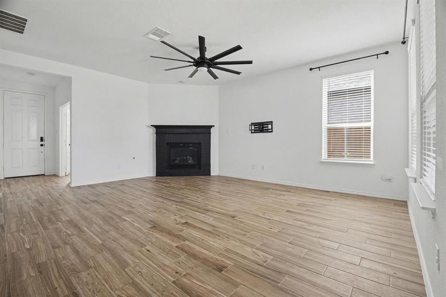 Spacious, unfurnished interior of a new home in , Royse City (Image 16).