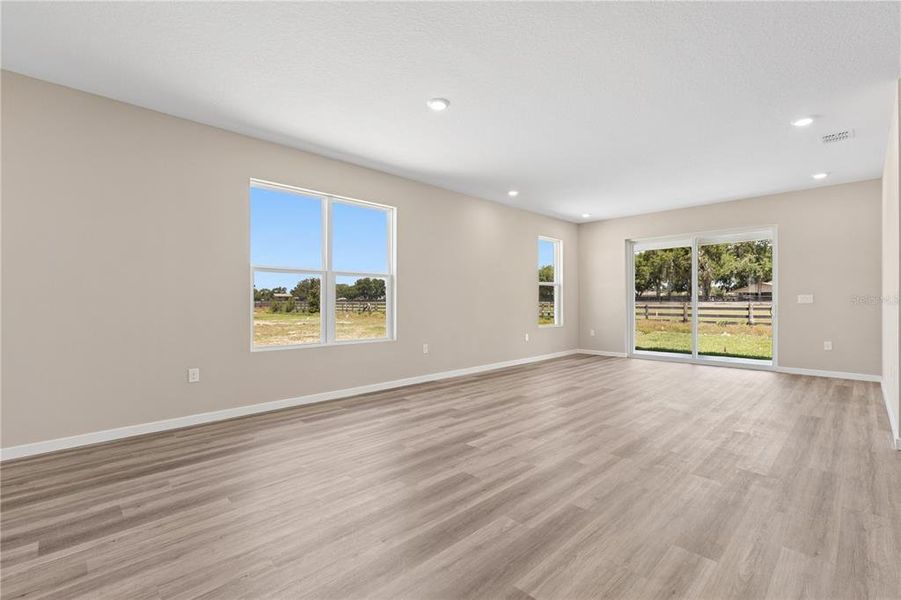 Spacious, unfurnished interior of a new home in Sabana Reserve, Ocala (Image 9). Spacious, unfurnished interior of a new home in Sabana Reserve, Ocala (Image 9).