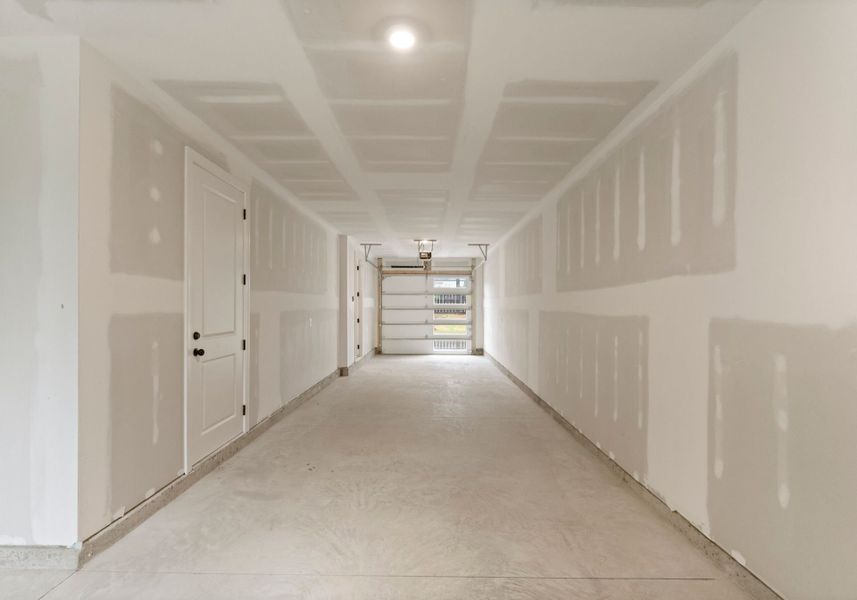 Spacious, unfurnished interior of a new home in Hartford Townhomes, Charlotte (Image 11).