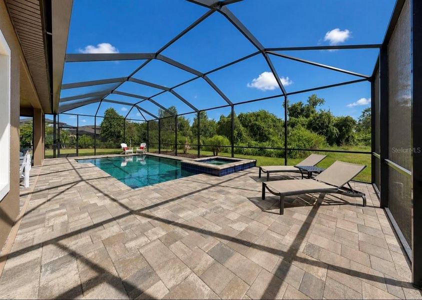Exterior details and patio area of a home in , Apollo Beach (Image 30).