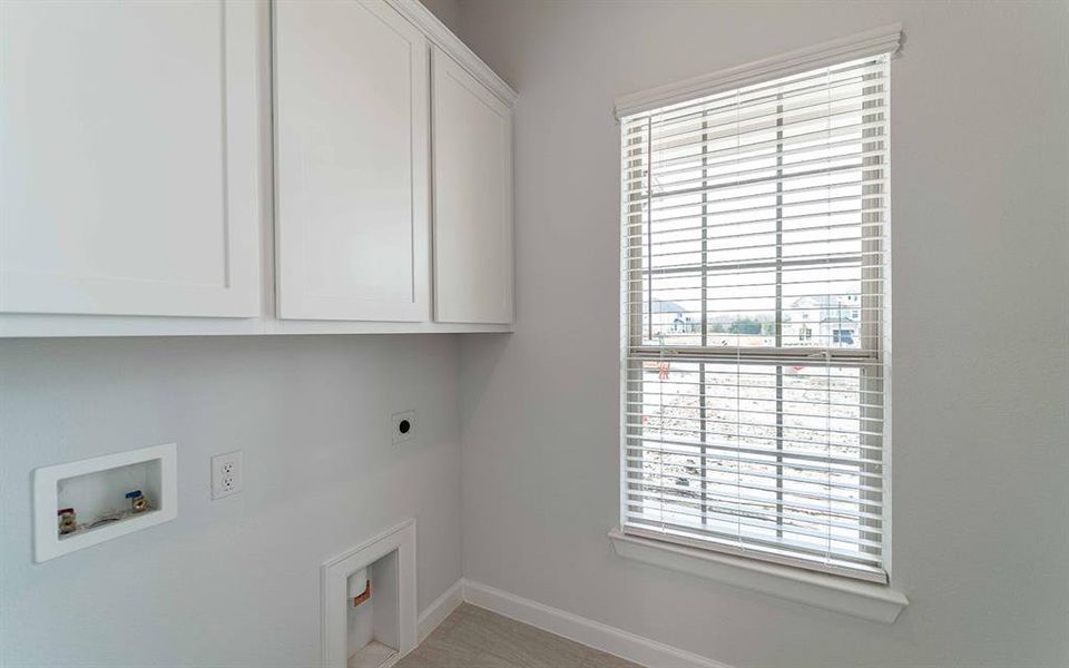 Spacious, unfurnished interior of a new home in Heath Golf & Yacht Club, Forney (Image 17).
