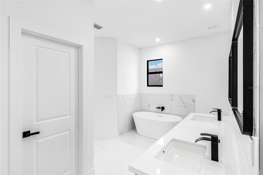 Image 20 of a home in .