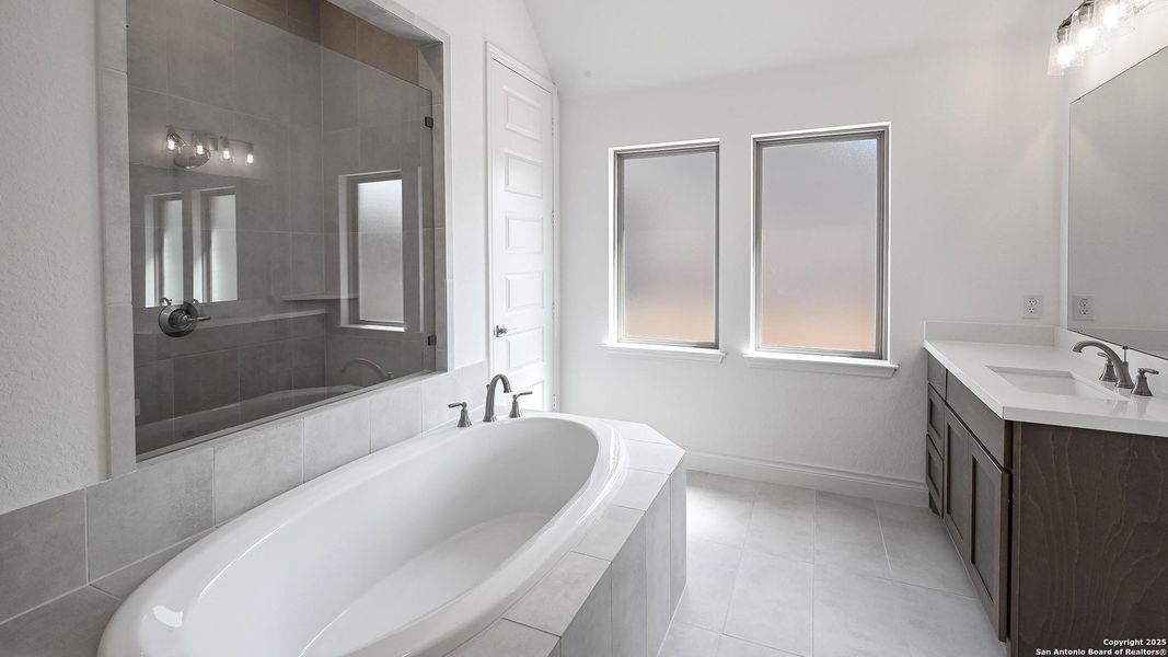 Furnished interior view inside a new home in Veramendi 60', New Braunfels (Image 15).