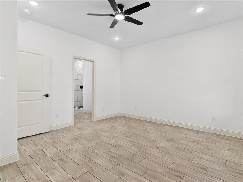 Spacious, unfurnished interior of a new home in , Granbury (Image 30).