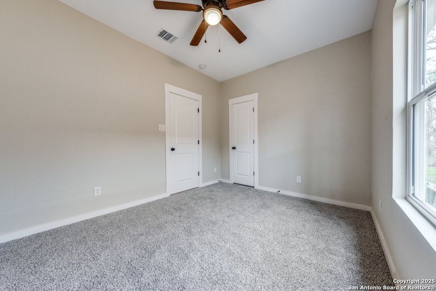 Spacious, unfurnished interior of a new home in , LaCoste (Image 19).