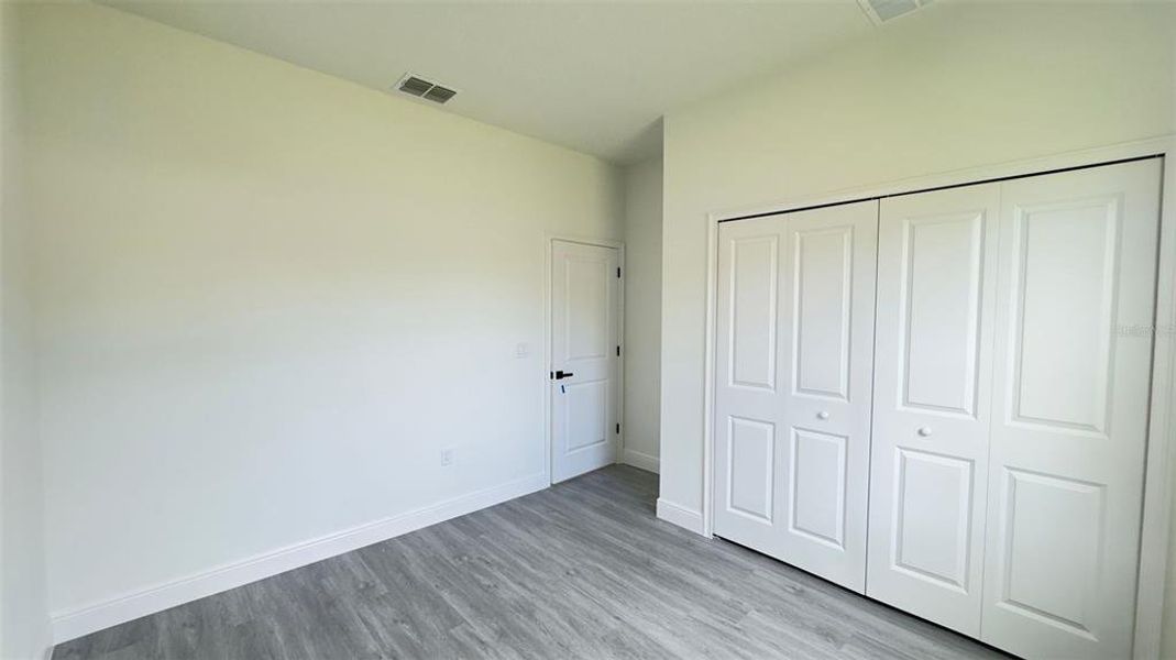 Spacious, unfurnished interior of a new home in , Citrus Springs (Image 10).
