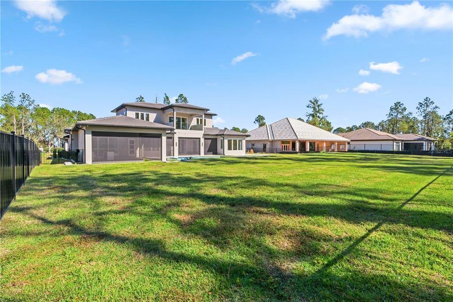 Exterior details and patio area of a home in , Montverde (Image 35).
