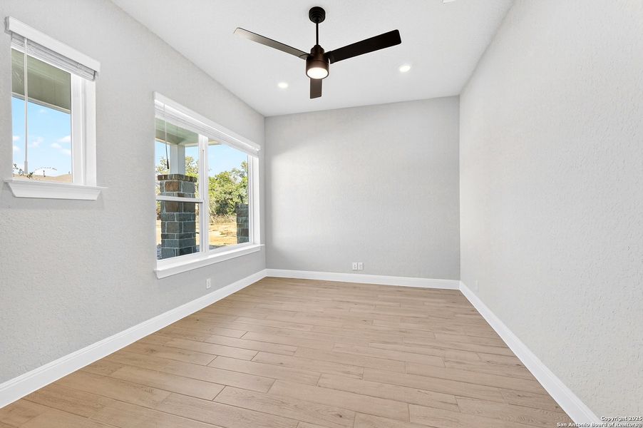 Spacious, unfurnished interior of a new home in Davis Ranch 60', San Antonio (Image 15).