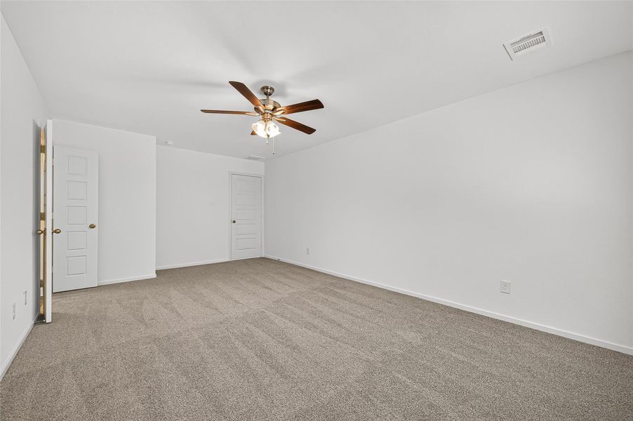 Spacious, unfurnished interior of a new home in Mill Creek Trails, Magnolia (Image 13).