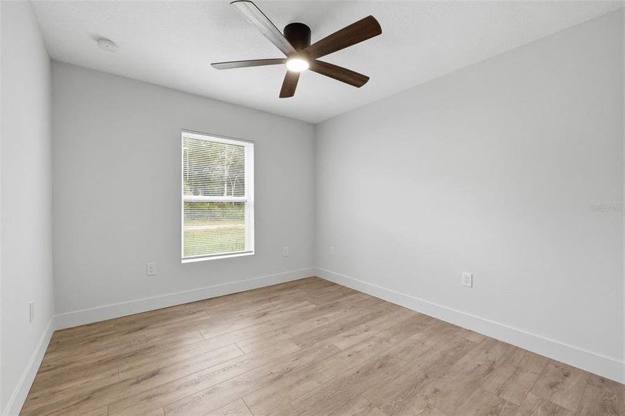 Spacious, unfurnished interior of a new home in , Crystal River (Image 23).