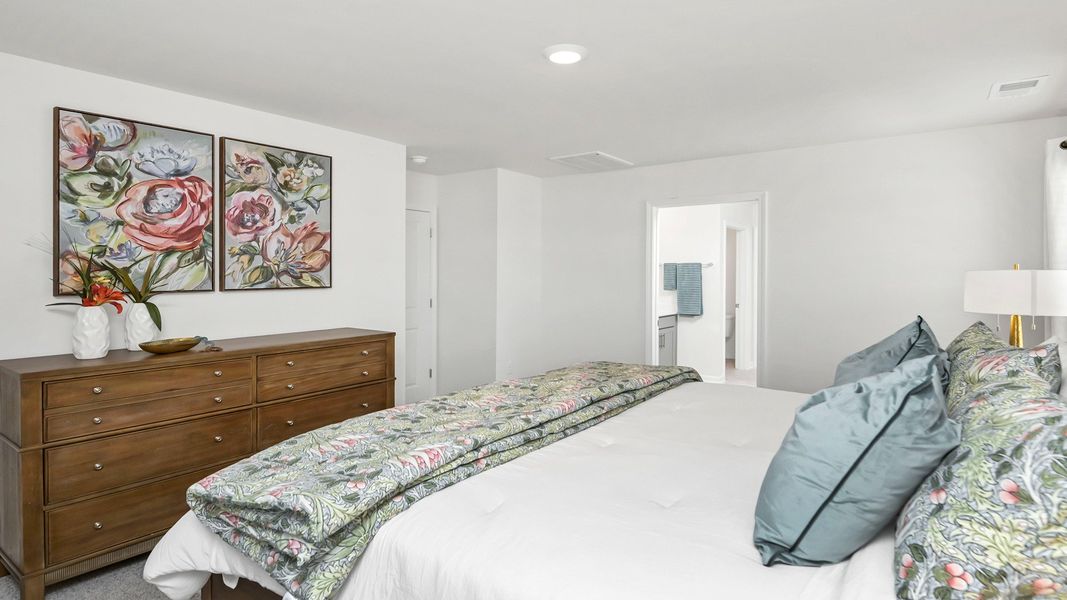 Furnished interior view inside a new home in Grand Oaks, Columbia (Image 33).
