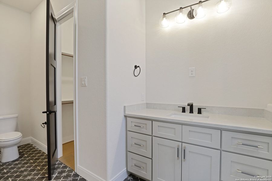 Furnished interior view inside a new home in , Bulverde (Image 9).