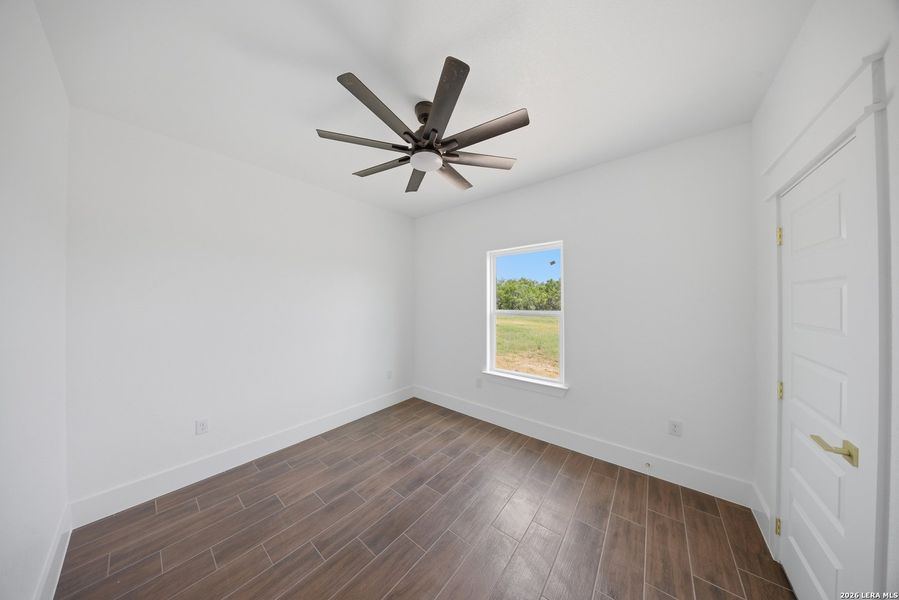 Spacious, unfurnished interior of a new home in , Floresville (Image 21).