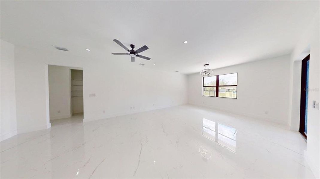 Spacious, unfurnished interior of a new home in , Punta Gorda (Image 24).
