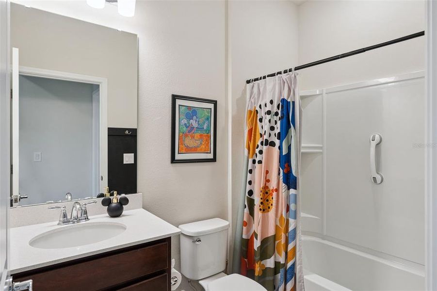 Furnished interior view inside a new home in , Clermont (Image 13).