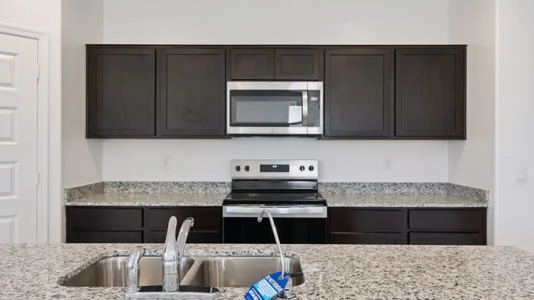 Image 31 of a home in Magma Ranch Vistas.