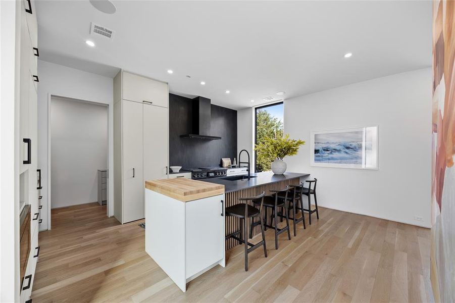 Furnished interior view inside a new home in , Dallas (Image 22).