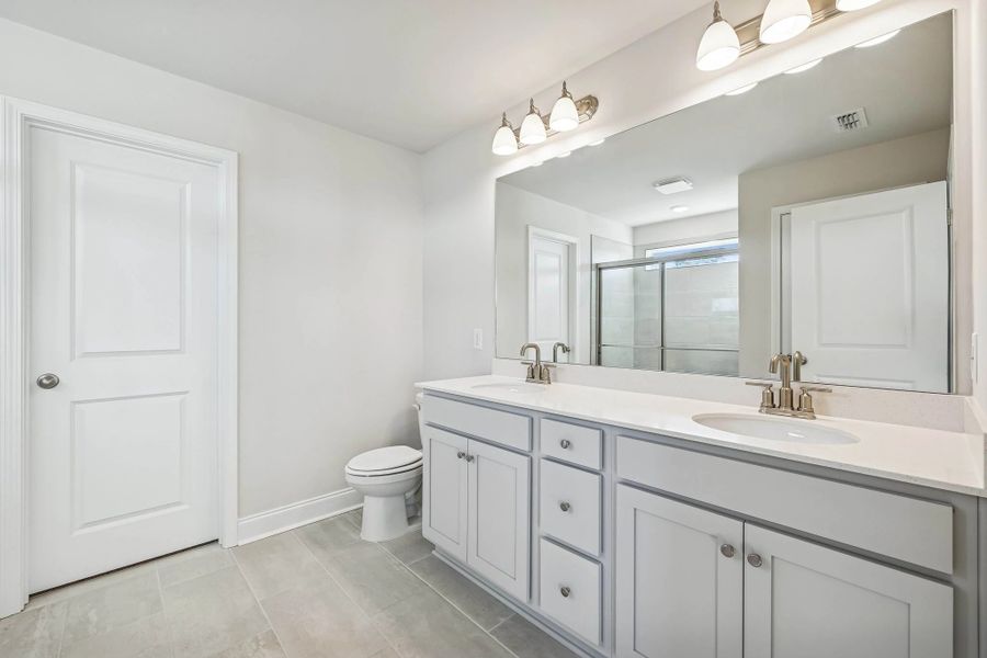 Furnished interior view inside a new home in Cades Bluff, Lebanon (Image 13).