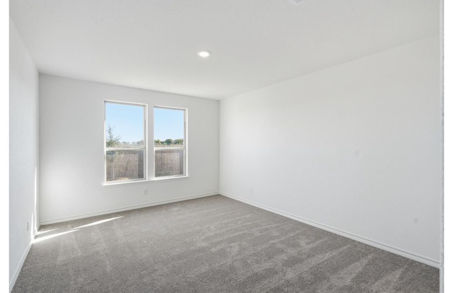 Representative unfurnished interior of a home built from the Orchard by Pulte Homes in Dove Song, Marion (Image 11).