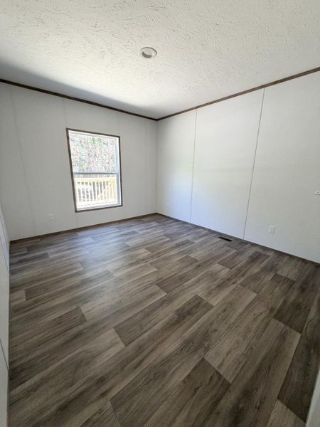 Spacious, unfurnished interior of a new home in , Round O (Image 7).