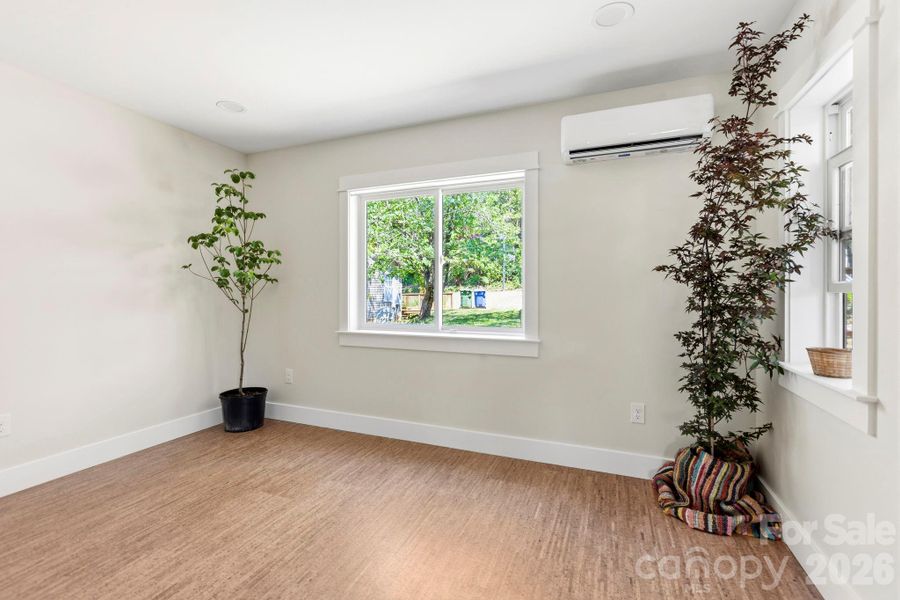 Spacious, unfurnished interior of a new home in , Asheville (Image 32).