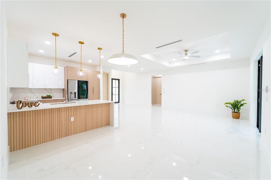 Spacious, unfurnished interior of a new home in , Lehigh Acres (Image 19).