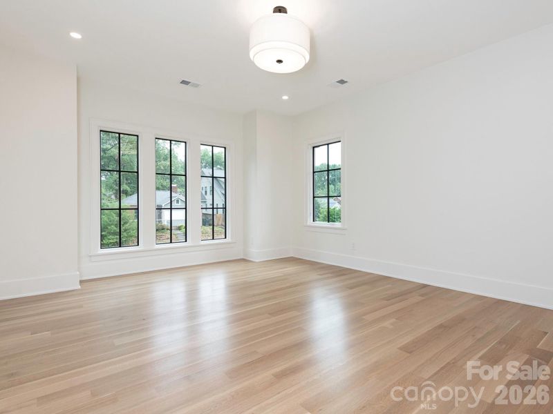 Upstairs secondary bedroom 1
