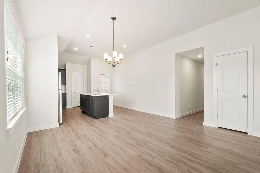 Spacious, unfurnished interior of a new home in Santa Fe, Cleveland (Image 11).