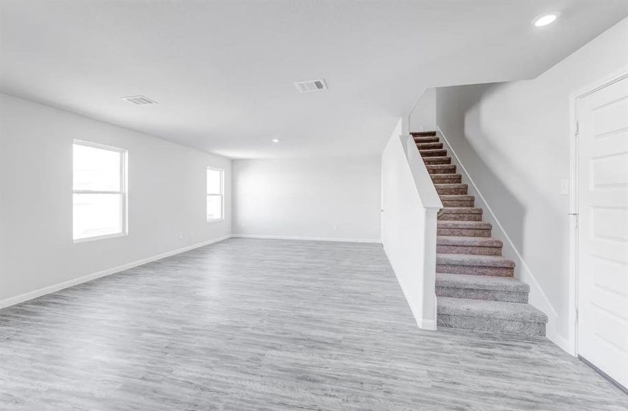 Spacious, unfurnished interior of a new home in Cedar Creek on Maple, Abilene (Image 6).