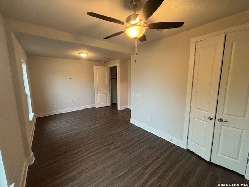 Spacious, unfurnished interior of a new home in Cibolo Crossing, Universal City (Image 6).