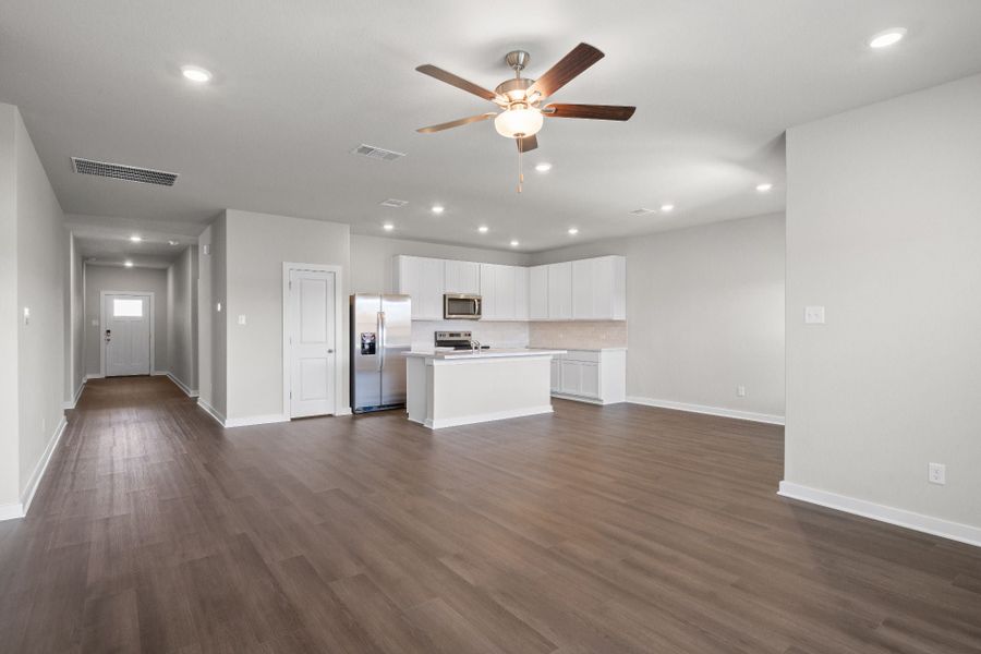 4br New Home in Jarrell, TX.  - Slide 14