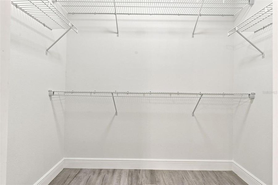 Spacious, unfurnished interior of a new home in , Deland (Image 24).