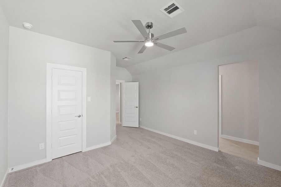 Spacious, unfurnished interior of a new home in Briarwood Crossing, Rosenberg (Image 29).