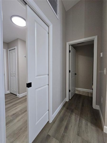 Spacious, unfurnished interior of a new home in , Ocala (Image 25).