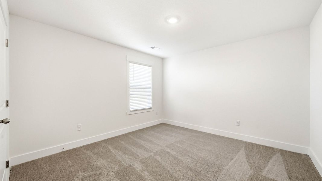 Spacious, unfurnished interior of a new home in Fieldcrest Acres, Blountville (Image 23).
