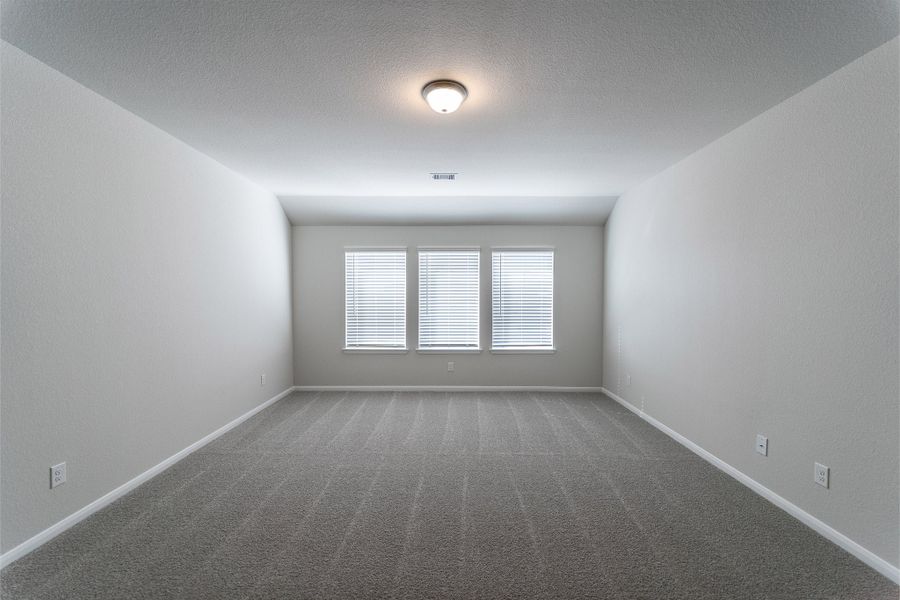 Spacious, unfurnished interior of a new home in Canterra Creek, Rosharon (Image 45).