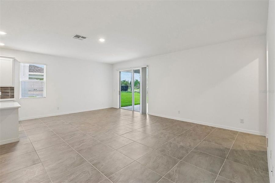 Spacious, unfurnished interior of a new home in Trinity Gardens, Deland (Image 22). Spacious, unfurnished interior of a new home in Trinity Gardens, Deland (Image 22).