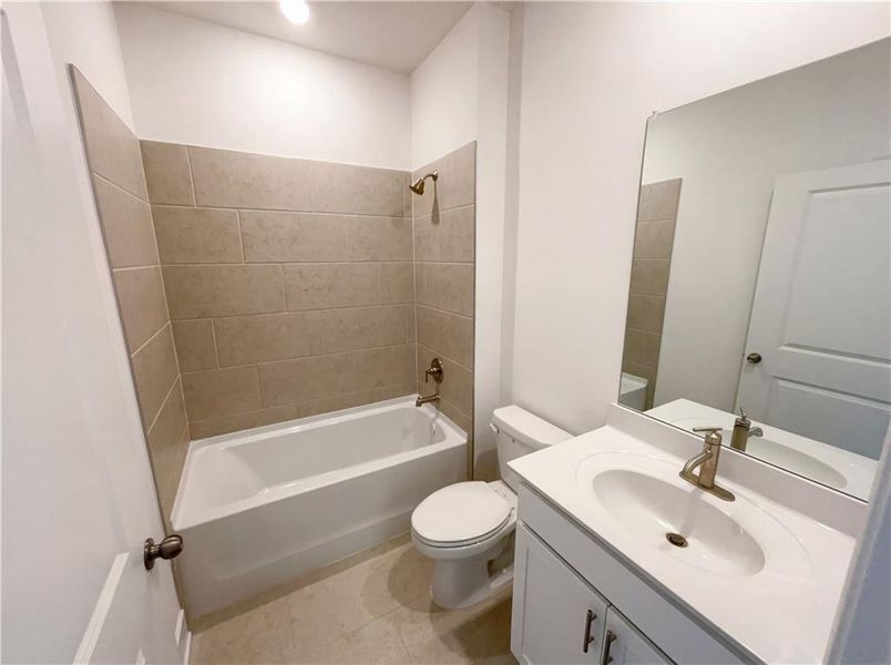 Furnished interior view inside a new home in , Sharpsburg (Image 11).