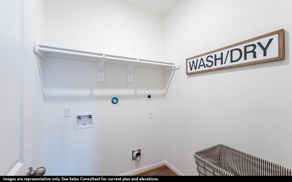 Spacious, unfurnished interior of a new home in The Pines at Seven Coves, Willis (Image 16).