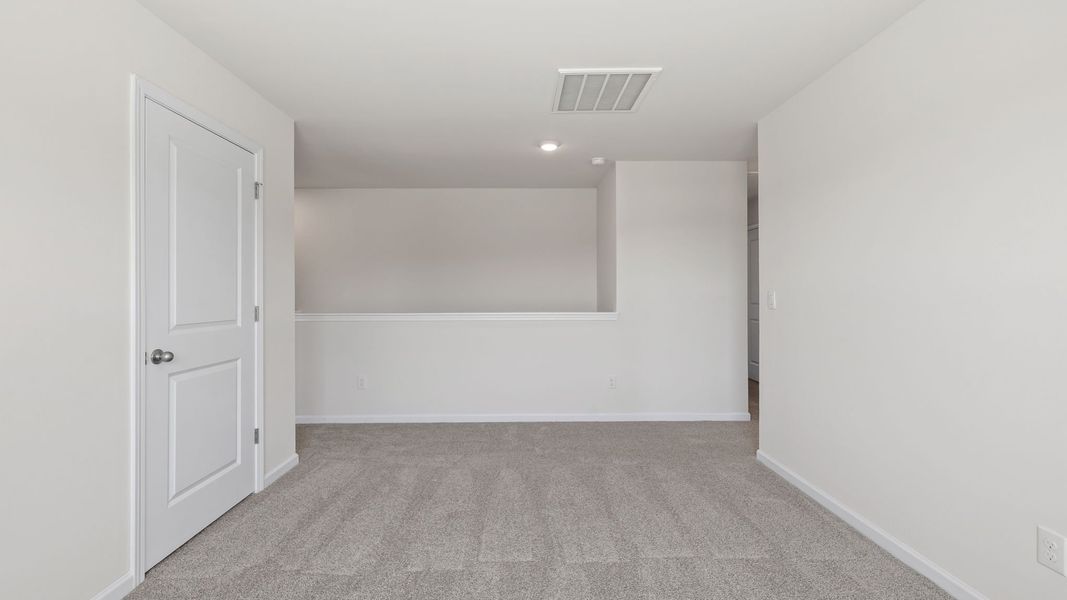 Spacious, unfurnished interior of a new home in Cedar Gap, Fountain Inn (Image 24).