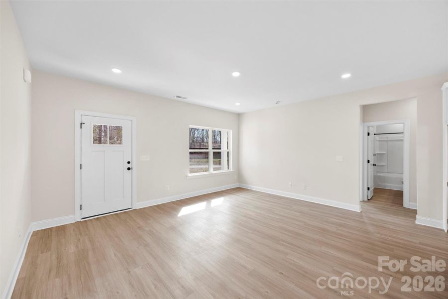Spacious, unfurnished interior of a new home in , Kings Mountain (Image 41).