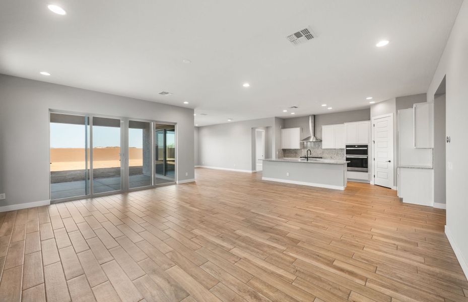 Spacious, unfurnished interior of a new home in Visara, Surprise (Image 25).