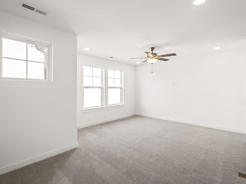 Spacious, unfurnished interior of a new home in Benders Cove, Mount Juliet (Image 35).