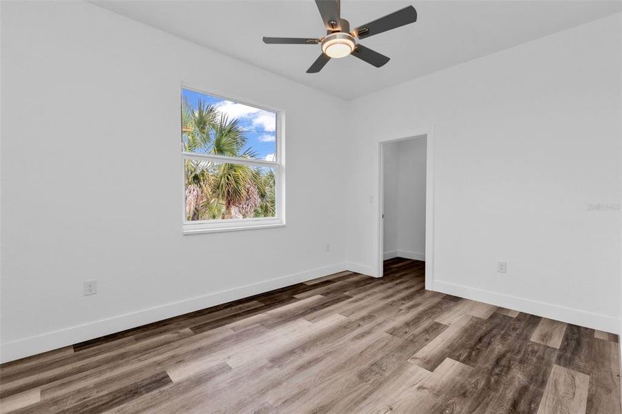 Spacious, unfurnished interior of a new home in , Punta Gorda (Image 40).
