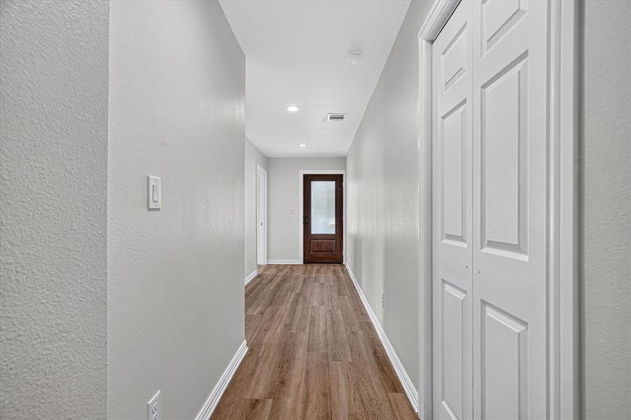 Spacious, unfurnished interior of a new home in , Lake Worth (Image 29).