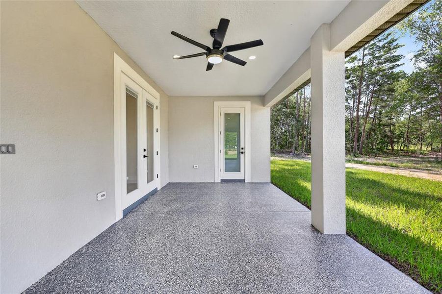 Exterior details and patio area of a home in , Ocala (Image 27). Exterior details and patio area of a home in , Ocala (Image 27).